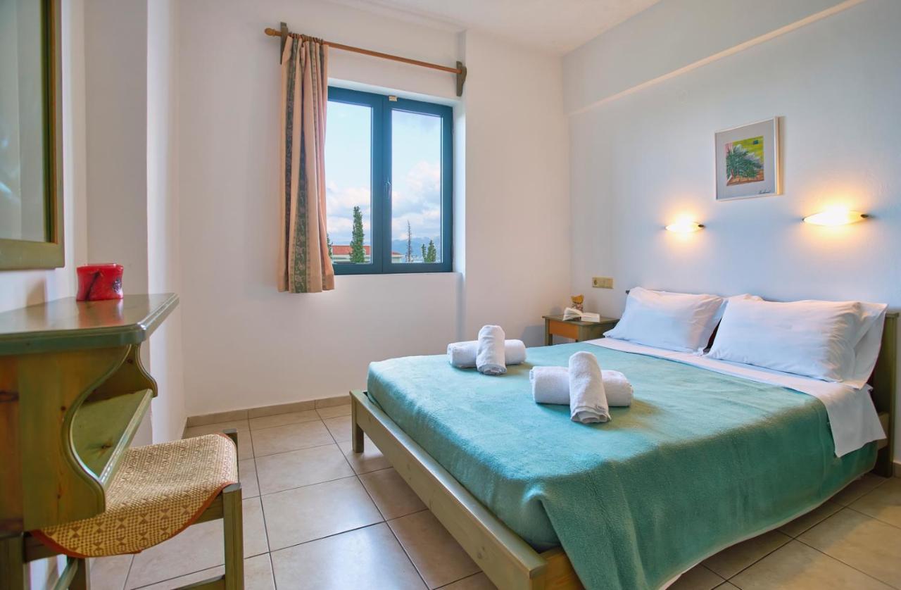 Dionysos Apartments & Studios Сталіда Екстер'єр фото