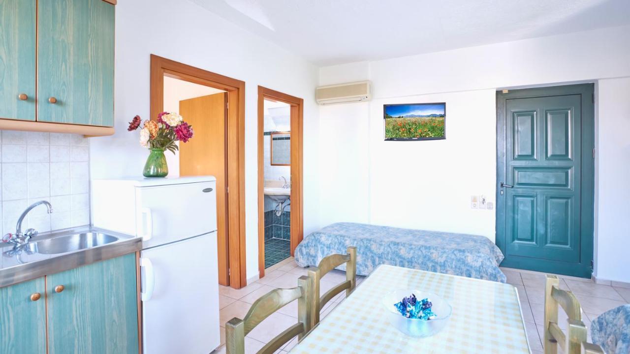 Dionysos Apartments & Studios Сталіда Екстер'єр фото