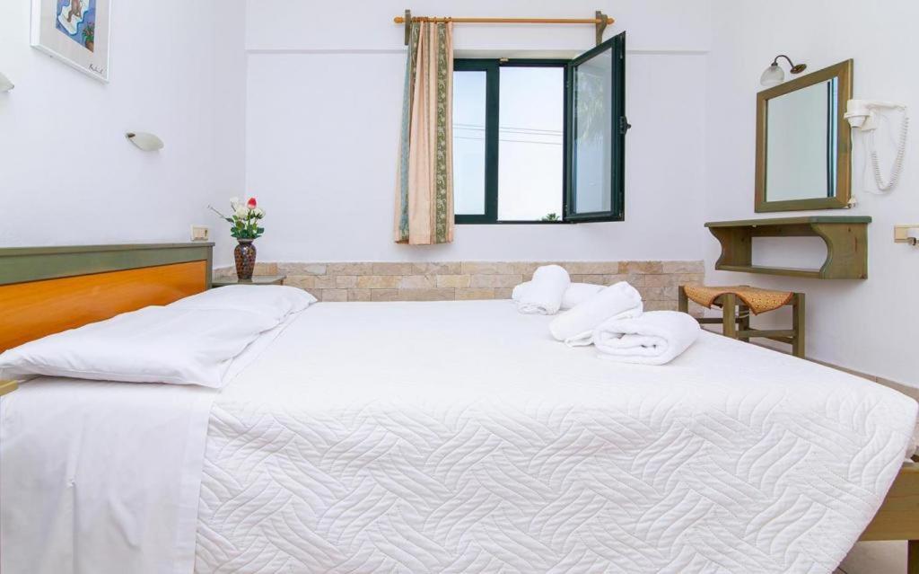 Dionysos Apartments & Studios Сталіда Екстер'єр фото
