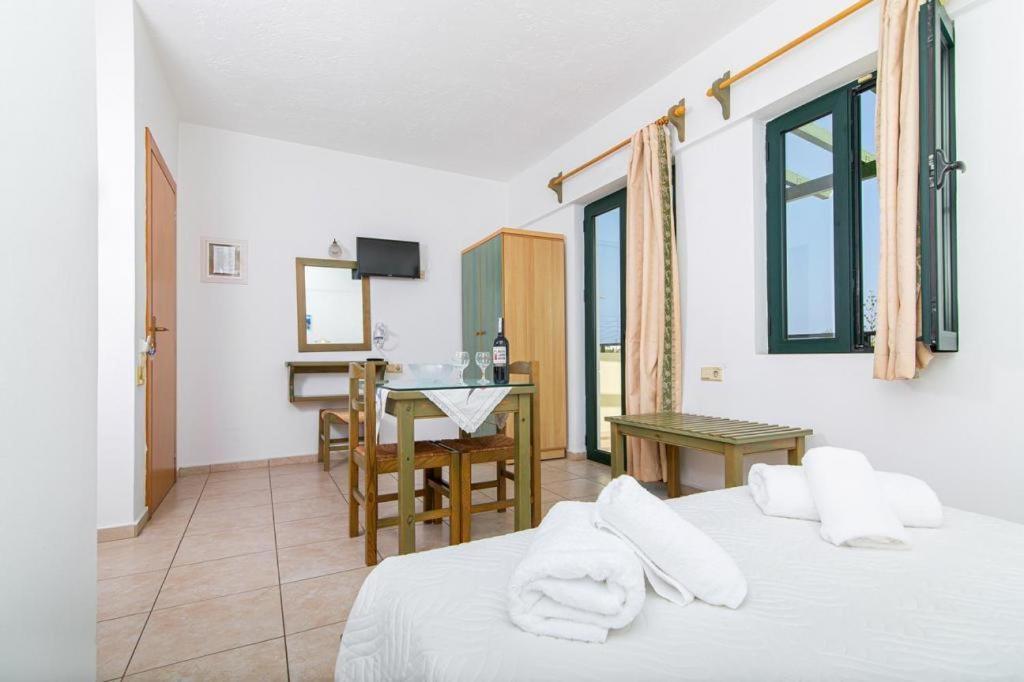 Dionysos Apartments & Studios Сталіда Екстер'єр фото